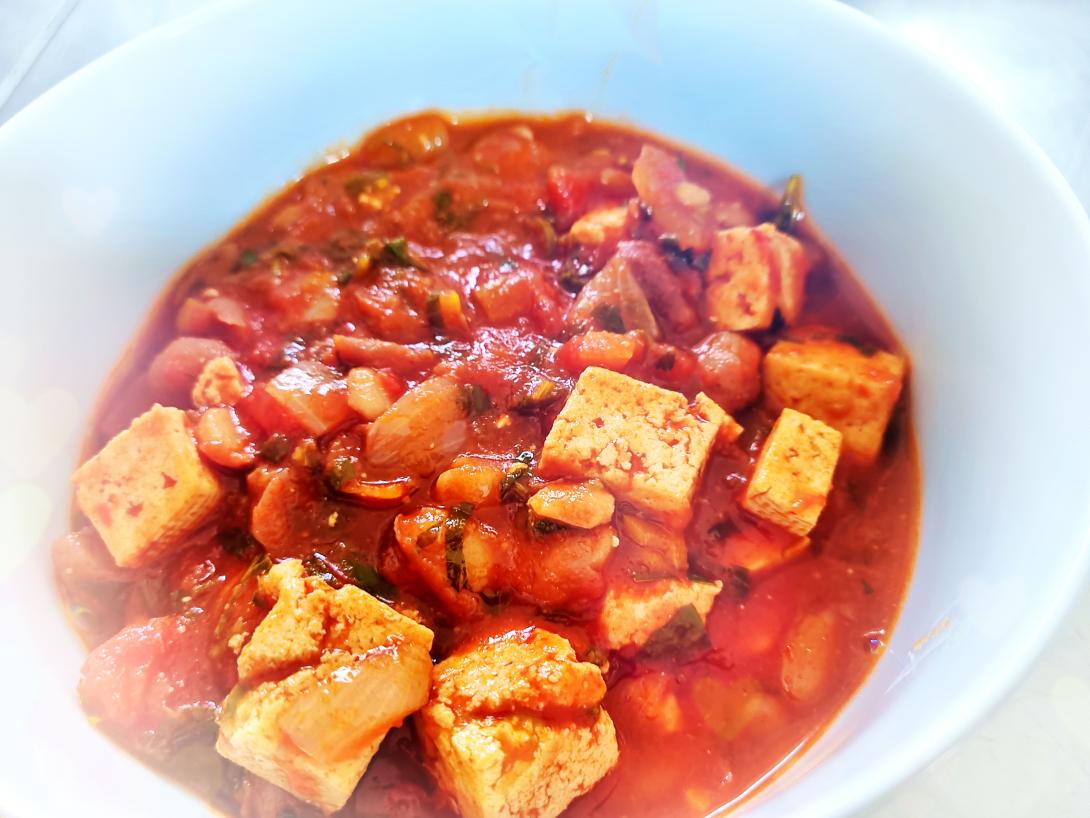 Beans with tomato polish style